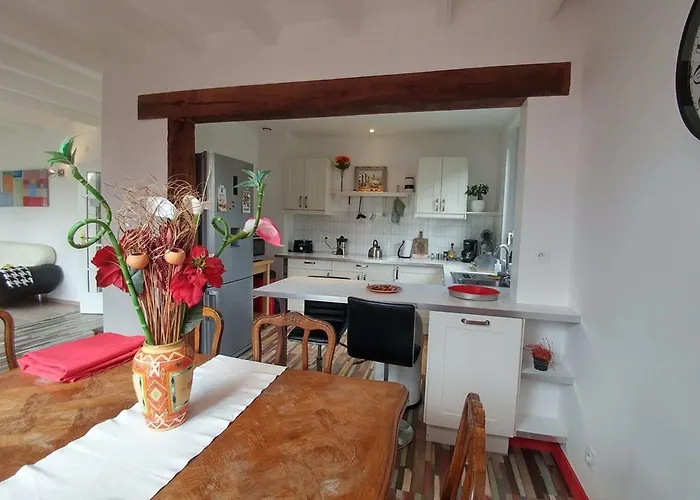 Chemin Des Vignerons * מץ